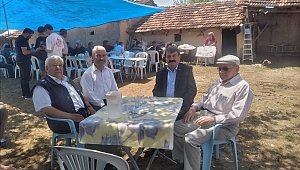 Belediye Başkanımız Nihat Sarı, Şehidimiz Ramazan Ülkü’nün mevlid programında ailesiyle bir araya geldi 