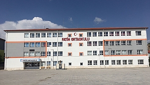 FATİH ORTAOKULU 8.SINIF ÖĞRENCİLERİNE BAŞARI VE VEDA MESAJI