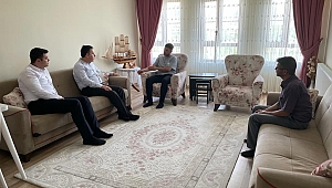 KAYMAKAMIMIZ PENÇE-KİLİT OPERASYONUNDA YARALANAN ASKERİMİZİ EVİNDE ZİYARET ETTİ