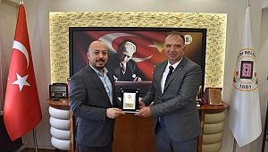 Türk Hava Kurumu’ndan Başkanımıza Plaket