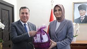Valimiz Sayın Doç. Dr. Kübra Güran Yiğitbaşı’na Dinar Heyetinden Hayırlı Olsun Ziyareti