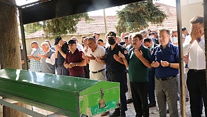Belediye Başkanımız Nihat Sarı, Şehidimizin anneannesinin cenaze namazına katıldı 