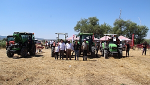 Dinar'da Tarla Günü Tarım Aletlerinin Tanıtımı Yapıldı