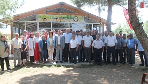 Başmakçı Belediye Başkanlığından Kaymakam Ateş'e veda yemeği