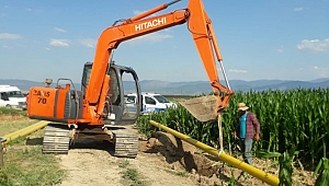 Başmakçı'da Doğal Gaz Taşıyıcı Hat Döşeme Çalışmaları Tüm Hızı İle Devam Etmektedir