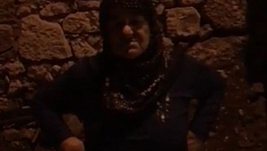 Dinar Ilıca Mahallesi'nde İkamet eden Cemile Akpınar yetkililere seslendi