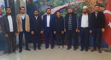 Dinar’da Öğrenciye Ödül Çeyrek Altın Verildi
