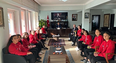 KAYMAKAMIMIZ ŞAMPİYON OLAN SPK YBO YILDIZ KIZLAR VOLEYBOL TAKIMINI AĞIRLADI