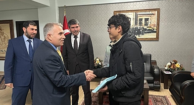 AFYON'DA DERECEYE GİREN HAFIZLARIMIZA HEDİYELERİNİ KAYMAKAMIMIZ VERDİ