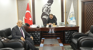 Yeşilay İlçe Temsilcisi Öztürk'ten Belediye Başkanımız Nihat Sarı’ya ziyaret