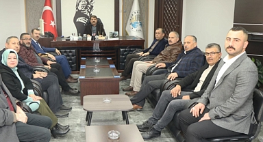 AK Parti’nin Yeni İlçe Yönetiminden Belediye Başkanımız Nihat Sarı’ya iade-i ziyaret