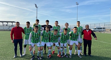 Dinar Belediye Sporumuzun genç takımı 3 puanı 6 golle aldı