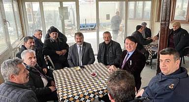 Dinar Kaymakamı ve Belediye Başkanı Kahvehanede Vatandaşlar İle Konuştu
