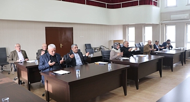 Belediye Meclisimiz Deprem Şehitlerini unutmadı