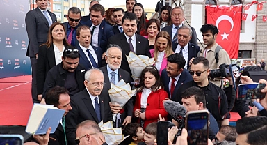 İTTİFAKIMIZIN AFYONKARAHISAR MITINGINDE DEV BIR YUMRUKTUK