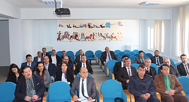 Dinar Kaymakamı Kemal Duru Halk Toplantısı Yaptı