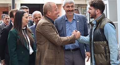 Milletvekili Adayı Olgun, Bolvadin semt pazarını gezdi