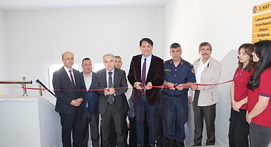 KAYMAKAM DURU AKRİLİK RESİM SERGİSİ ÇALIŞMALARINI İNCELEDİ