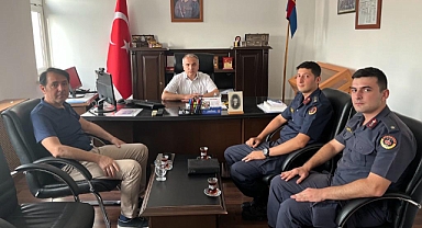 Kaymakam Duru, Dinar'da görevine başlayan Jandarma Komutanı Kd. Yüzbaşı Fuat Topal'ı ziyaret etti 
