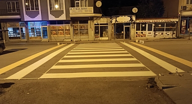Okullarımızın önüne yaya geçidi çizgi uygulamamız devam ediyor