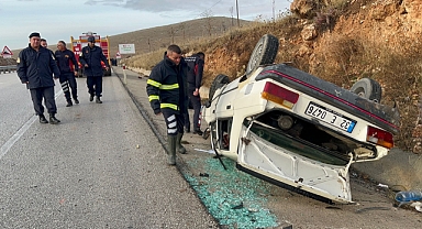 Dinar'da Otomobil Takla Attı