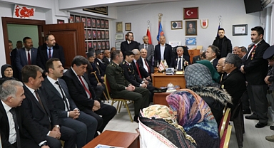 18 MART ÇANAKKALE DENİZ ZAFERİ ve ŞEHİTLER GÜNÜ ÇELENK SUNMA TÖRENİ