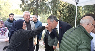 Başkan Veysel Topçu Kabristana Gelen Vatandaşların Bayramını Kutladı