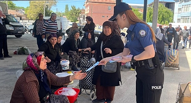 Dinar İlçe Emniyet Müdürlüğü Ekipleri, Salı Pazarında Broşür Dağıttı