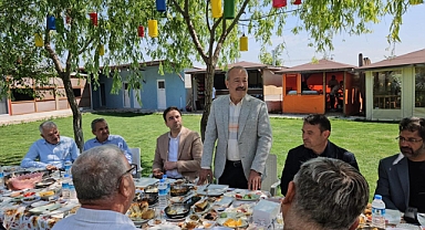 MHP'DEN VEFA KAHVALTISI