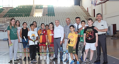 KAYMAKAM DURU YAZ SPOR KURSLARINI ZİYARET ETTİ.