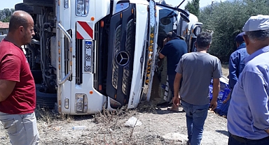 Dinar Çölovası Akpınarlı Köyü Mevkiinde Patates Yüklü Tır Devrildi !