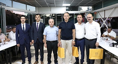 Dinar İlçemizde Tayini Çıkan Kamu Personellerine Veda Yemeği Düzenlendi