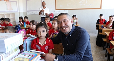 “Belediye Başkanımız Veysel Topçu'dan İlkokul Öğrencilerine Anlamlı Ziyaret”