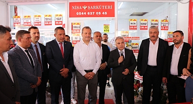 Dinar Belediye Başkanımız Veysel Topçu Nisa Şarküteri İşletmesinin Açılışına Katıldı.
