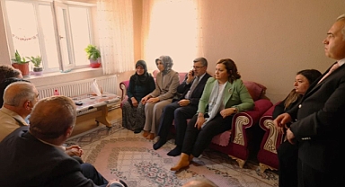 Vali Yiğitbaşı, Şehit Uzm.Çvş. Onur Çapan’ın Ailesine Ziyarette Bulundu