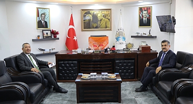 Yeni Atanan Cezaevi Kurum Müdür’ü Kanber Ata’dan Belediye Başkanı Topçu’ya Ziyaret