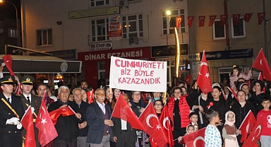 29 EKİM CUMHURİYET BAYRAMIMIZIN 101. YILI COŞKUYLA KUTLANDI
