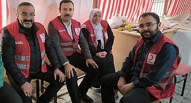 AK Parti Dinar İlçe Başkanı İbrahim Özgül, Kızılay’ın Öğrencilere Yönelik Kermesini Ziyaret Etti