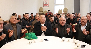 Dinar Belediye Başkanı Veysel Topçu, Umreye Gidecek Vatandaşlarımız İle Bir Araya Geldi.
