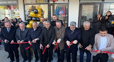 Dinar'da B&Ç Organizasyon-Çiçekçilik İşletmesi Hizmete Açıldı
