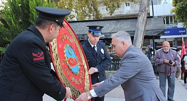 İLÇEMİZDE 10 KASIM ATATÜRK’Ü ANMA PROGRAMI ve ÇELENK SUNMA TÖRENİ GERÇEKLEŞTİRİLDİ.