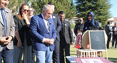 KAYMAKAM DURU 125. YIL ANAOKULU ATATÜRK’Ü ANMA SERGİSİ AÇILIŞINI GERÇEKLEŞTİRDİ.