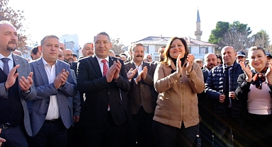 AFYONKARAHİSAR BELEDİYE BAŞKANI BURCU KÖKSAL’DAN DİNAR BELEDİYESİNE ZİYARET