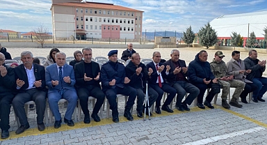 ŞEHİT YÜZBAŞI SÜLEYMAN ŞAHİN DUALARLA ANILDI