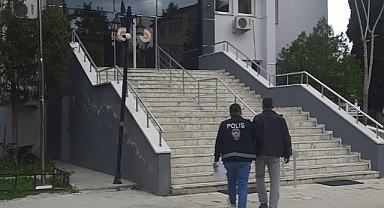 Adet Gereği Açıkta Bırakılmış Eşya Hırsızlığından Aranan Şahıs Yakalandı