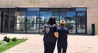 Afyonkarahisar’da Nitelikli Dolandırıcılık Suçundan Aranan Şahıs Yakalandı
