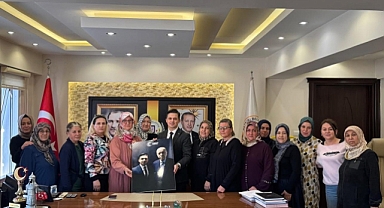 AK Parti İlçe Kadın Kolları’ndan Başkan Fatih Çiçek’e Ziyaret