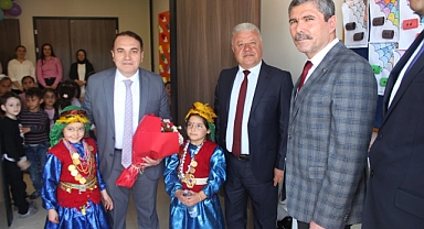 KAYMAKAM DURU, ÇİÇEKTEPE İLKOKULU GÜNKÖY KÜTÜPHANESİNİN AÇILIŞINI YAPTI