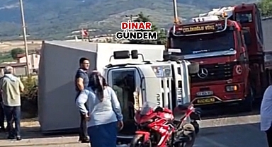 Dinar-Başmakçı Kavşağında Trafik Kazası!