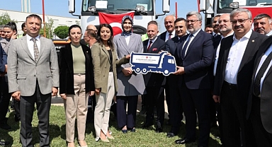 Vali Kübra Güran Yiğitbaşı, Araç Teslim ve Hizmete Alım Törenine Katıldı